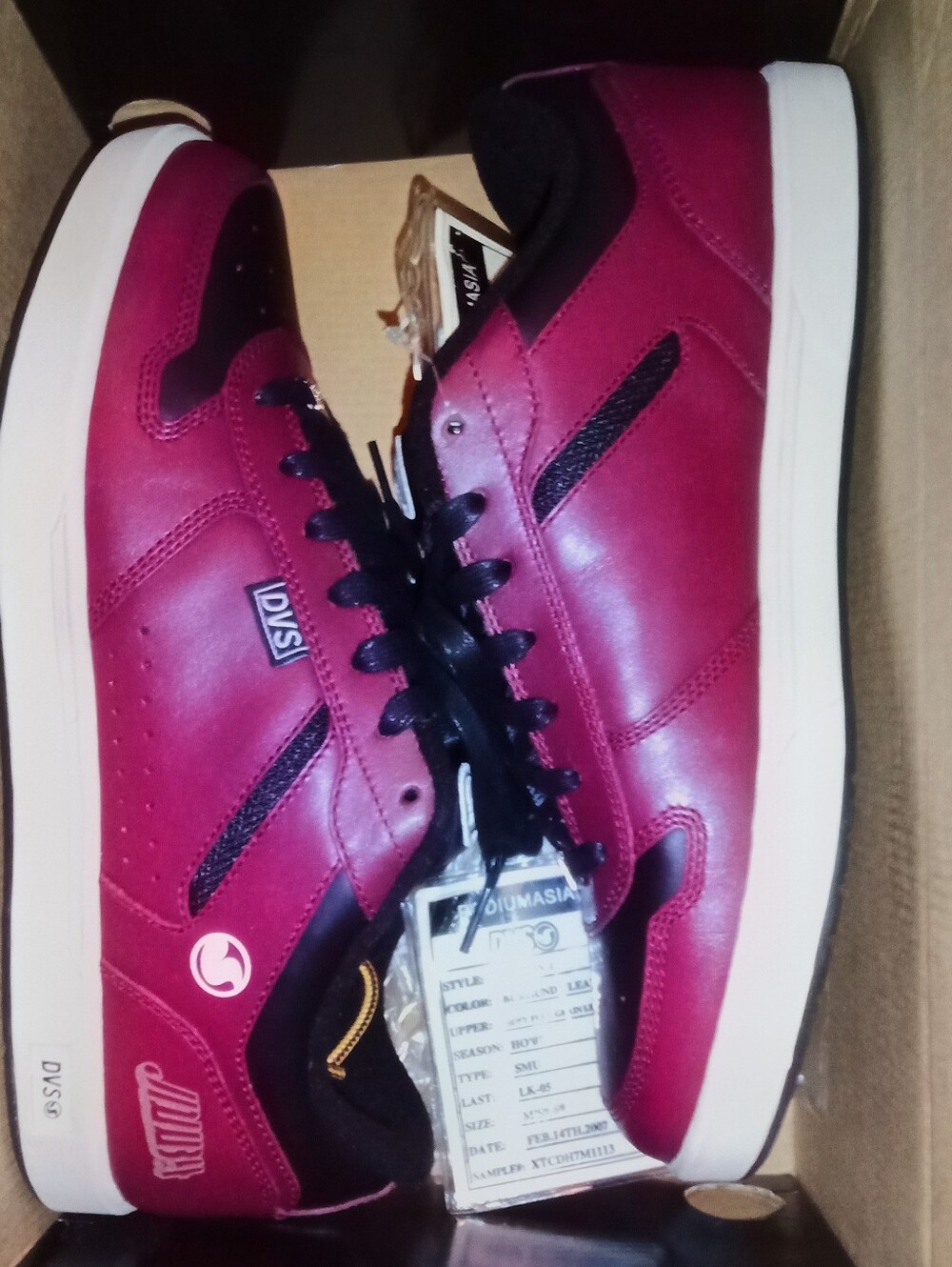DVS JDUBB4 Men’s Sample Vintage Skate Shoes Burgundy Leather US 9.5 1/3 Pairs